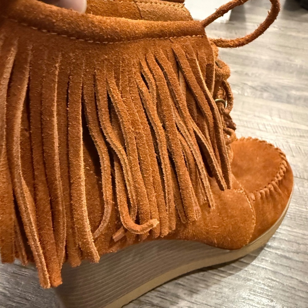 Minnetonka Suede Fringe Moccasin Wedge Booties Brown Lace Up Tassel 8.5